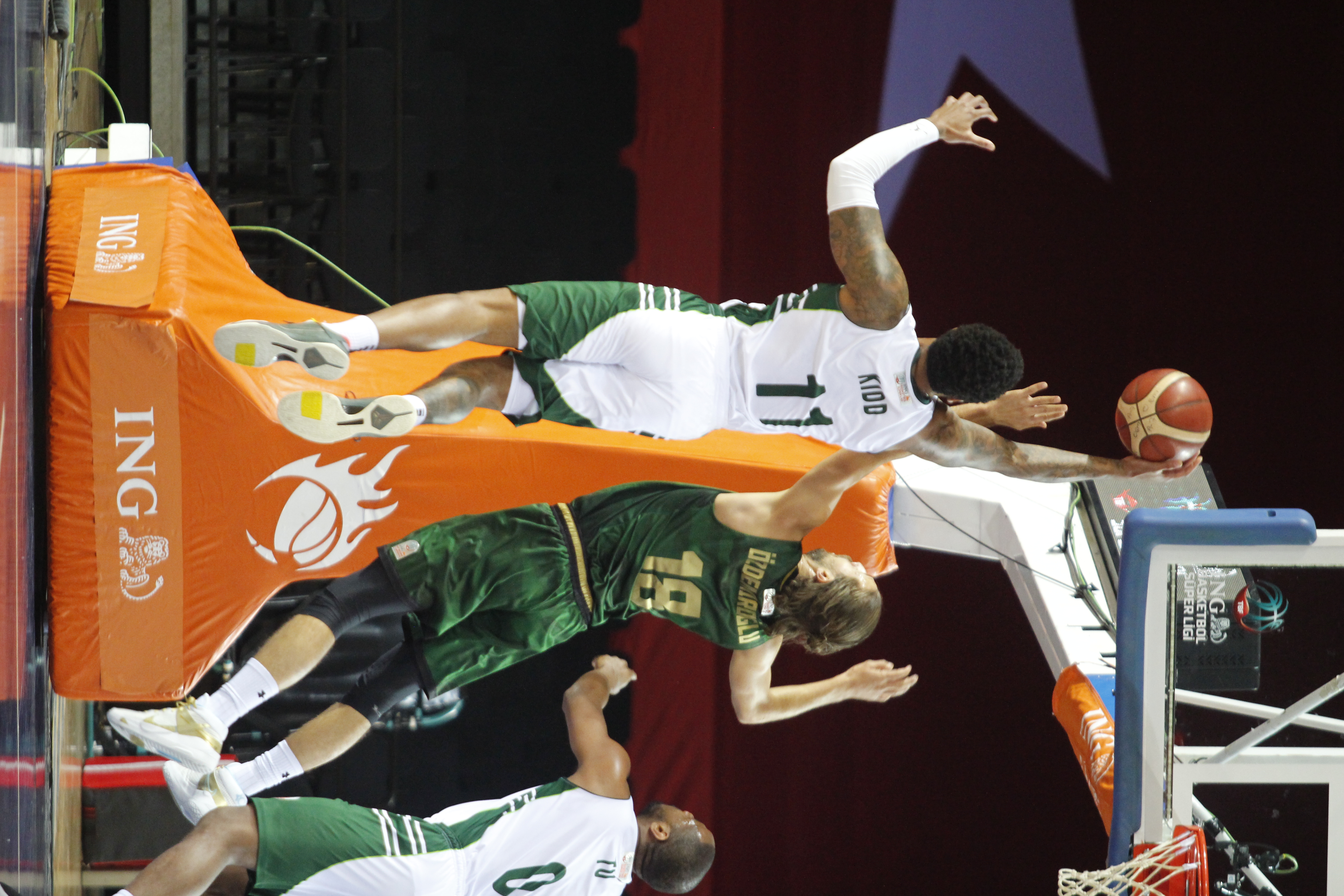 "OGM ORMANSPOR:64-DARÜŞŞAFAKA TEKFEN BASKETBOL:80"