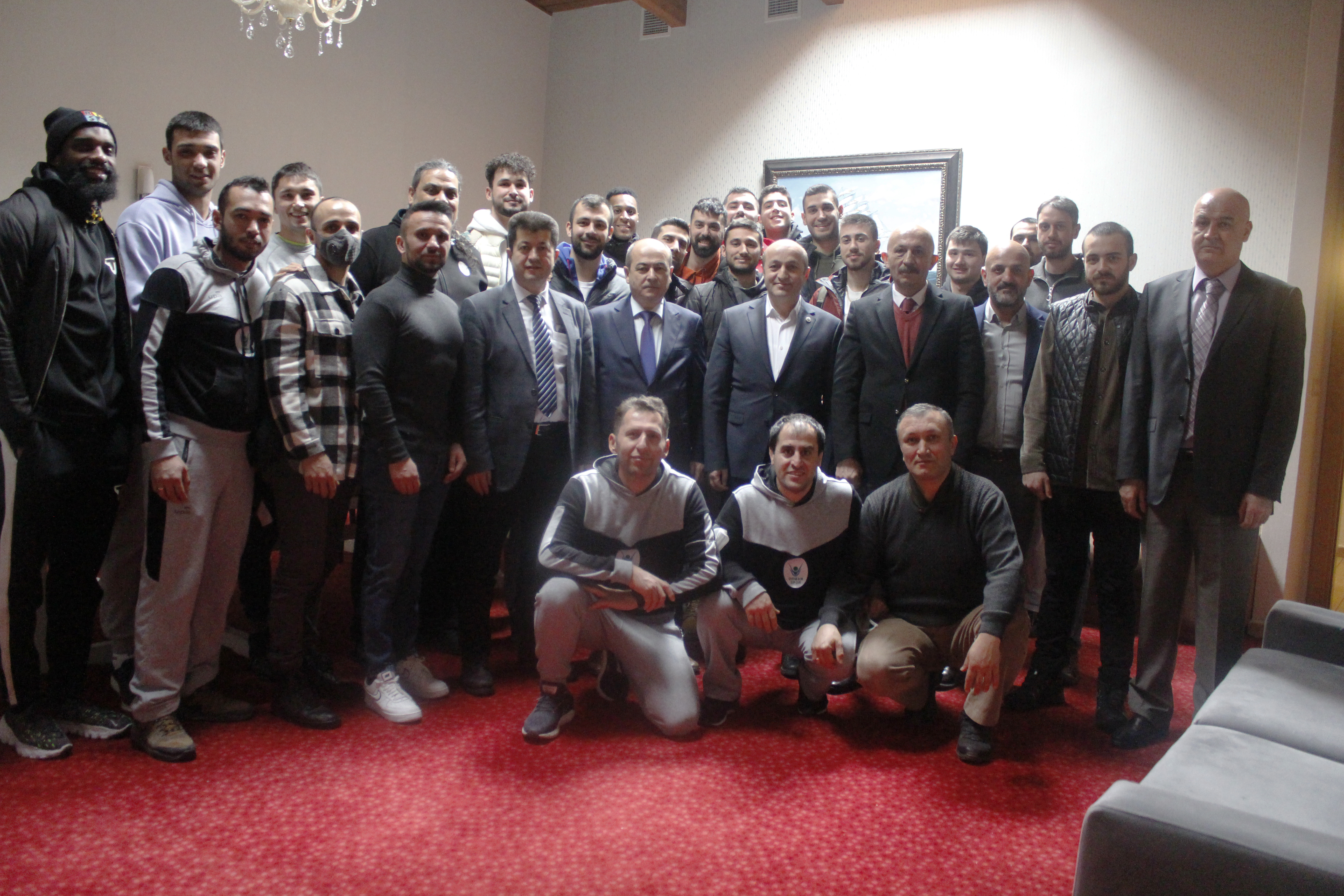 “YÖNETİM KURULUMUZDAN ERKEK A TAKIMIMIZA KAHVALTI ORGANİZASYONU!”
