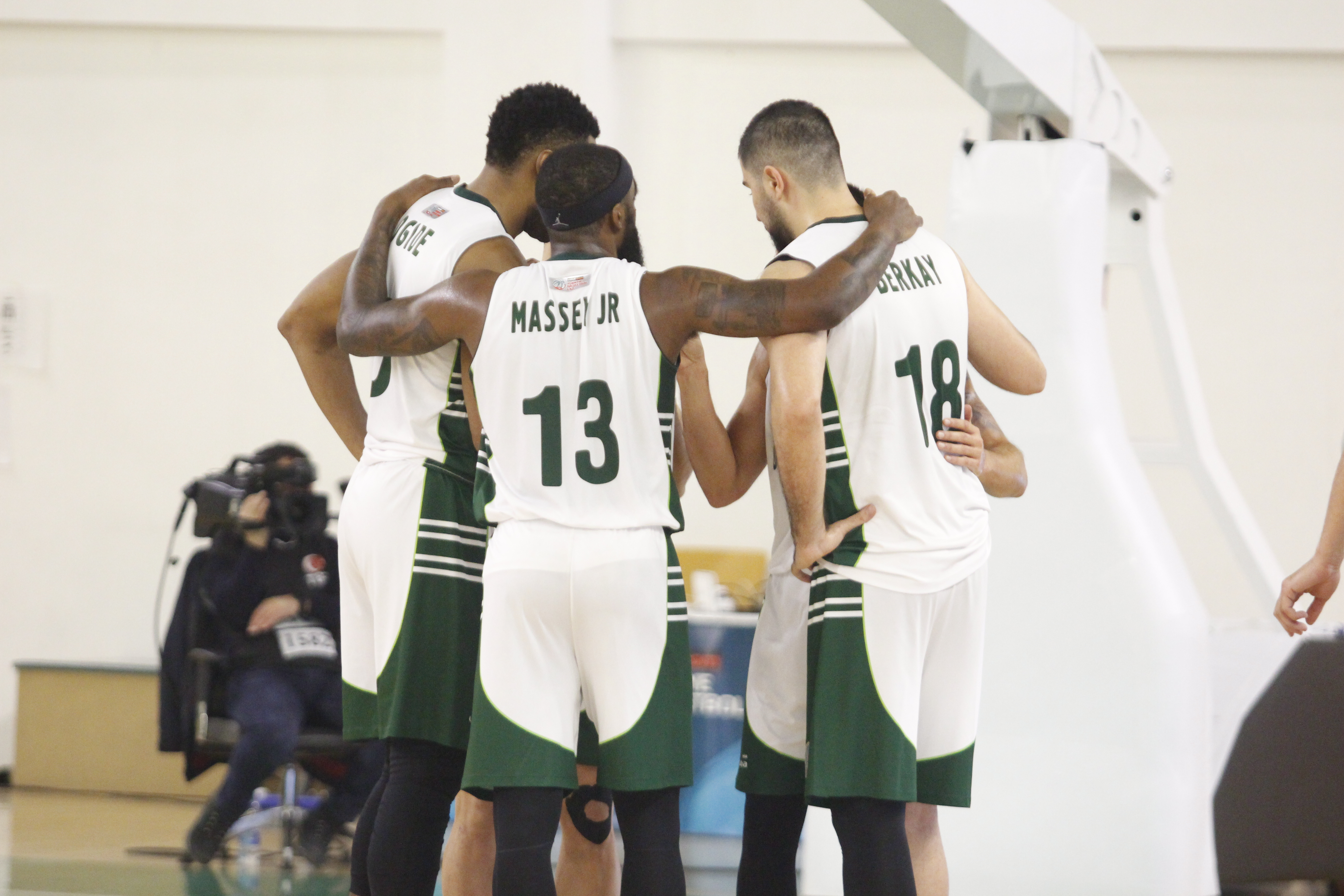 "TED ANKARA KOLEJLİLER SK:72-OGM ORMANSPOR:68"