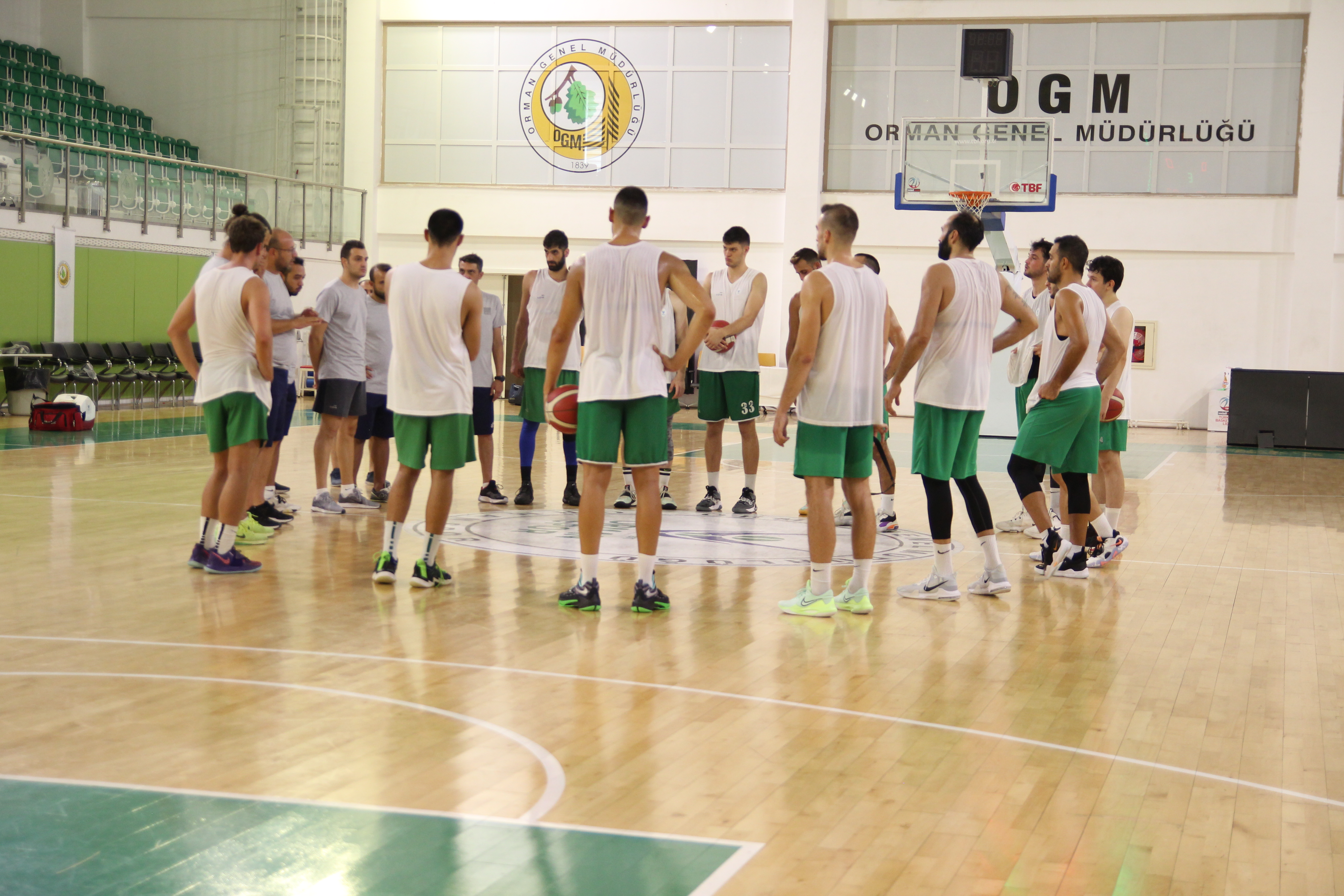 "ERKEK BASKETBOL A TAKIMIMIZ YENİ SEZONU AÇTI"