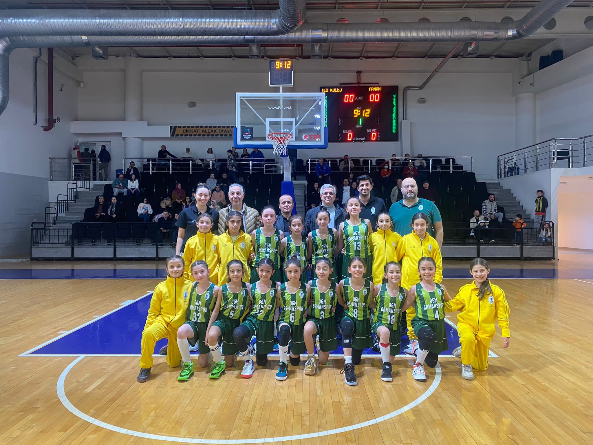 "U-10 KIZ TAKIMIMIZ 4'TE 4 İLE YOLUNA DEVAM EDİYOR!"