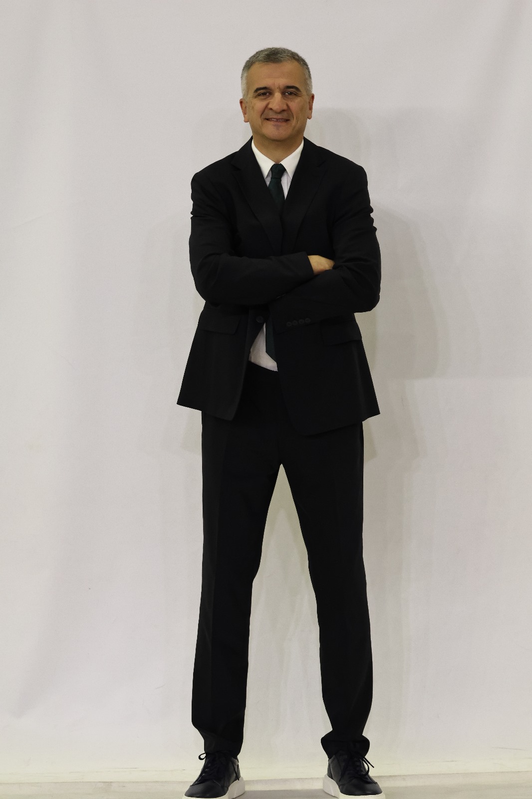 ÖZGÜR GÜVENÇ (Başantrenör)